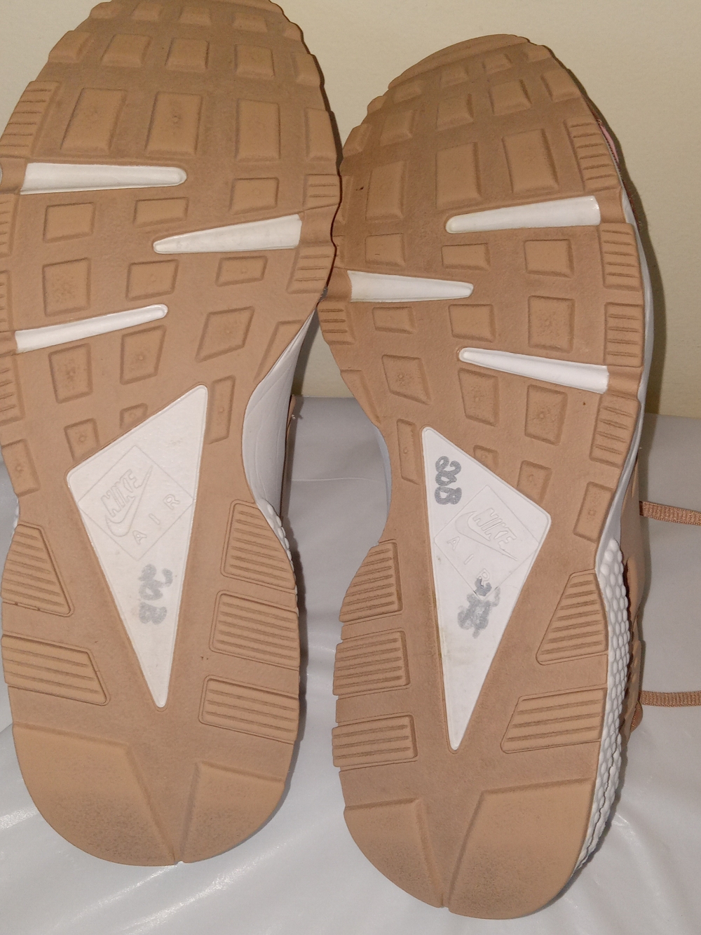 Nike Air Haurache Rose Gold Sneakers 10 - Picture 8 of 14